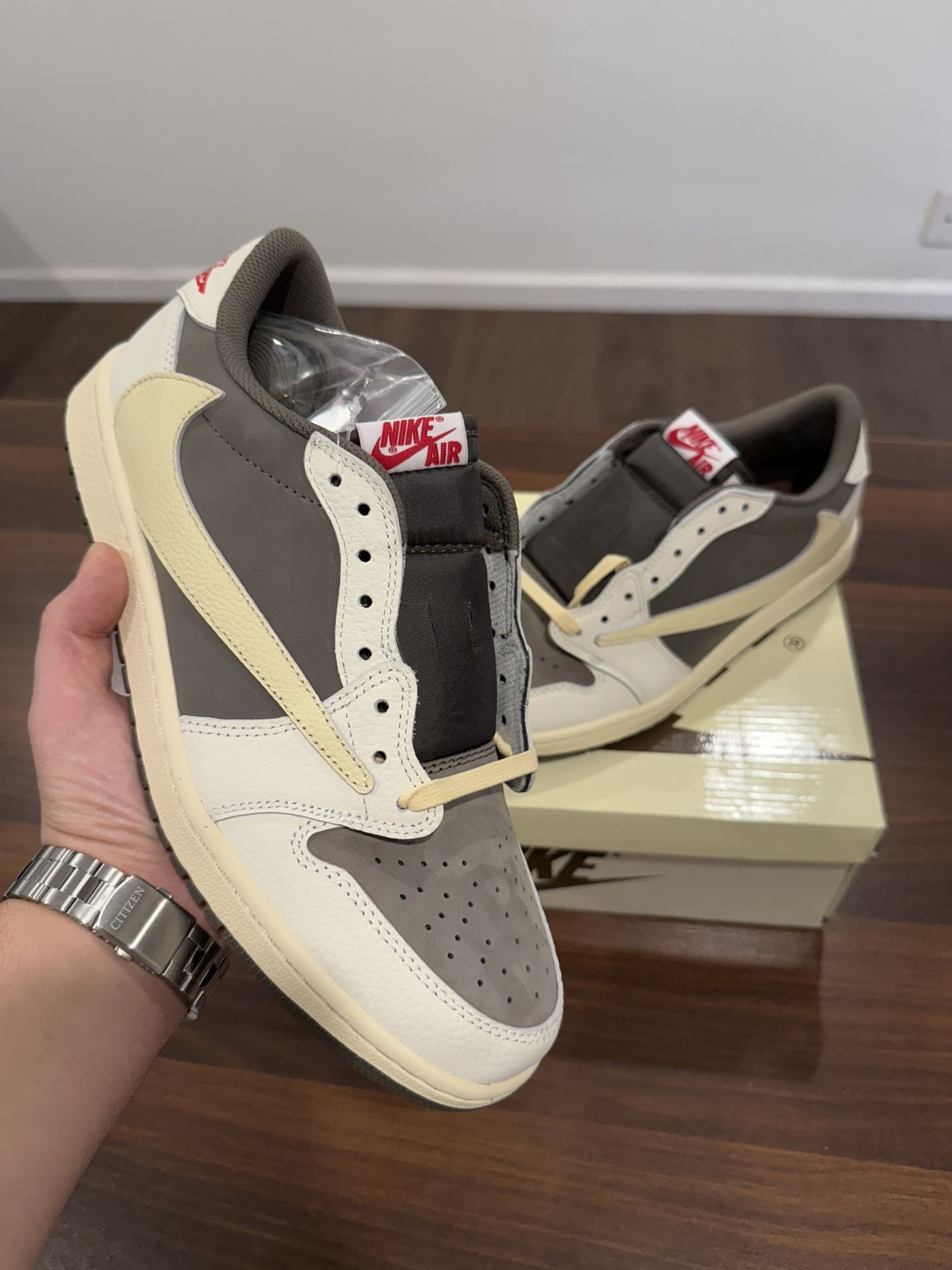 Nike Air Jordan 1 Low Travis Scott Reverse Mocha Size 7,7.5,8,8.5,9,9.5,10,10.5,11,12
