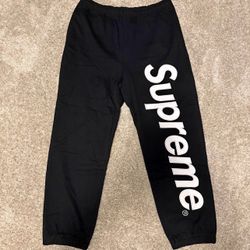 Supreme Joggers Size Medium ✅