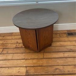 Round Lane End Table 