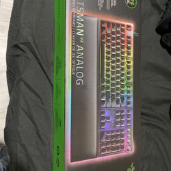 Razer Huntsman V2 Gaming Keyboard