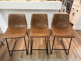3 Bar stools - Like New 