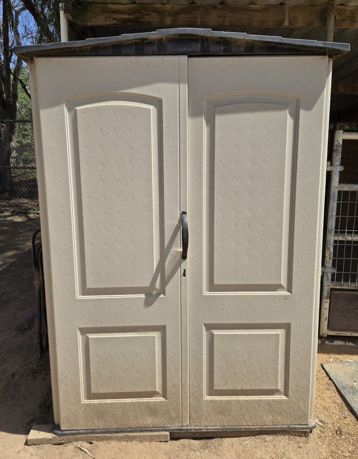 Rubbermaid Shed