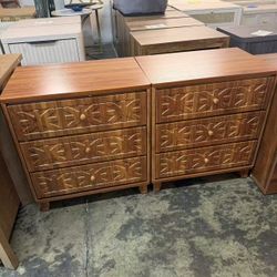 New assembled set of 2, Nightstand with 3 Drawers, Farmhouse Bedside Table with Elegant Patterns, Industrial Night Stand End Table for Bedroom, Brown