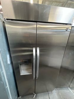 Lg 42”Stainless Steel Side-by-Side Refrigerator with Ice Dispenser