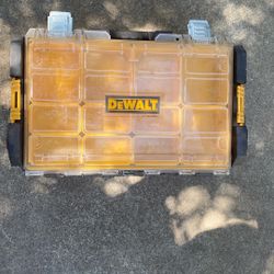 DEWALT TOUGH SYSTEM 