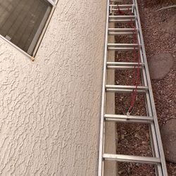 Excellent Condition 20ft Ext Aluminum Ladder