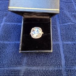 10k Gold, CZ Center Stone and Diamonds Size 6