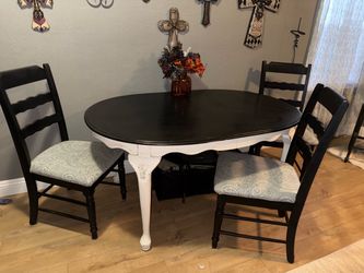 Dinning room table and chairs