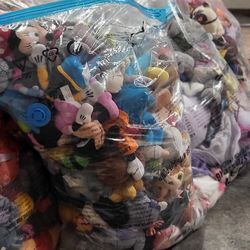 
Bulk Plush Mystery Bags – Disney, TY, Bluey, Snoopy, More