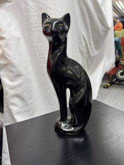 Cat Figurine 