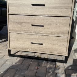 3 Drawer Dresser - (Light Gray Wash)