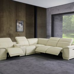 New Power Recliner Sectional ! Wireless Charger ! USB ports ! Free Delivery !