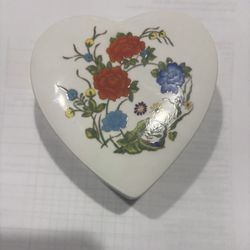 Vintage 1775 Jewelry Box 