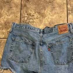 Women’s Levi’s Shorts Size 31