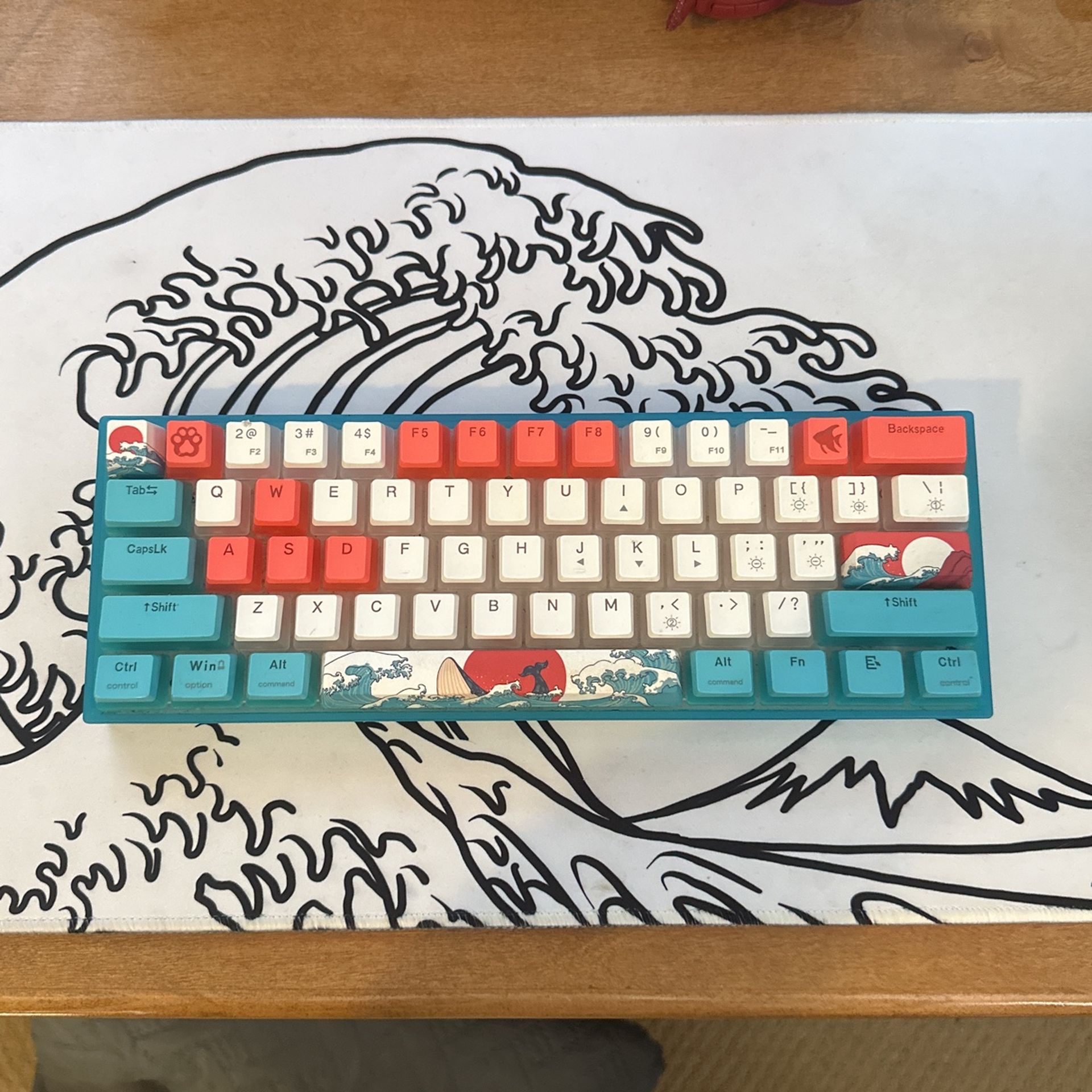 Wormier creamy keyboard