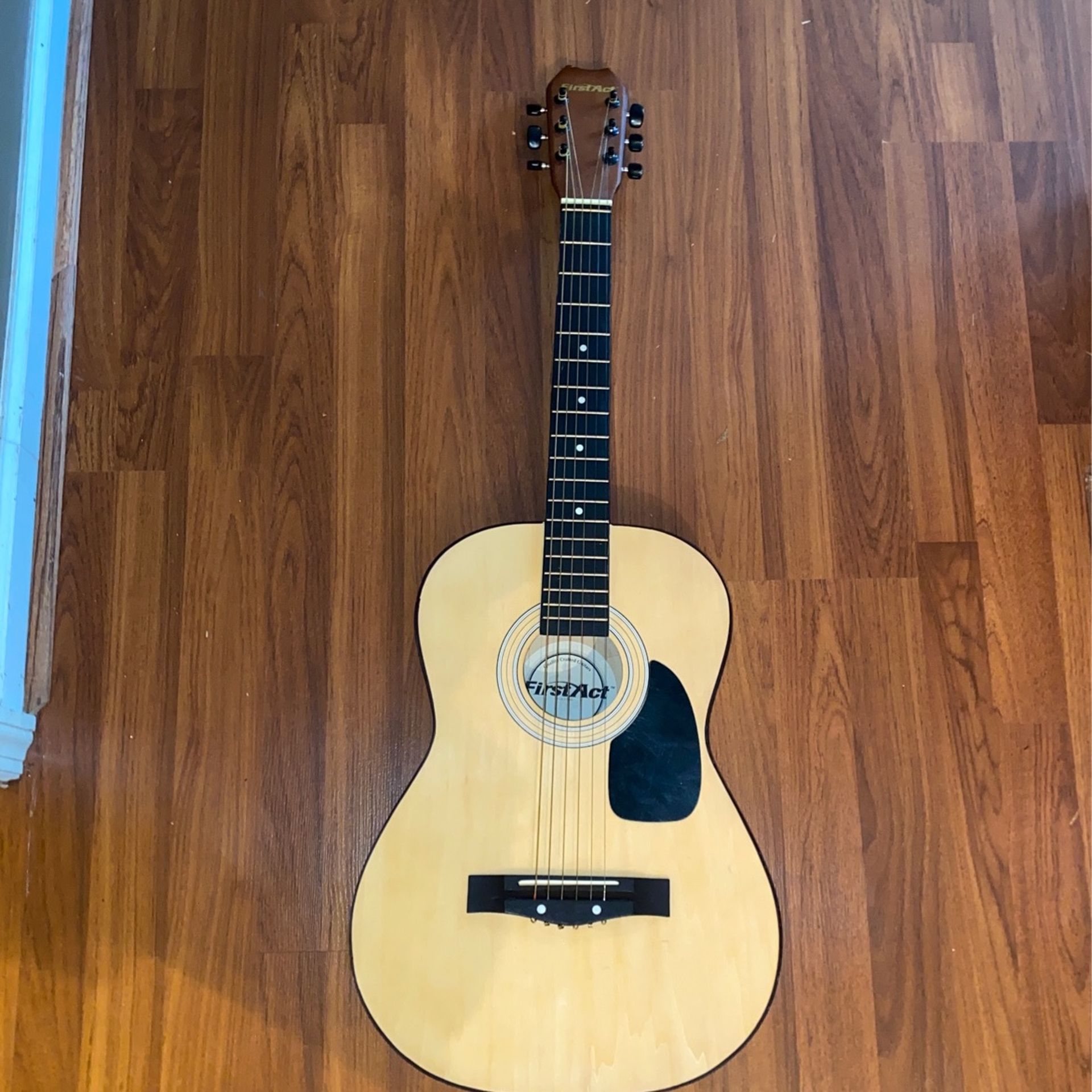 M2G-360 First Act Guitar