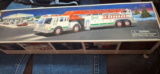 "HESS- realistic collector's toys" working models