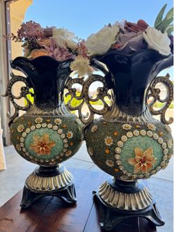 2 Vases w Flowers Priced to sell!