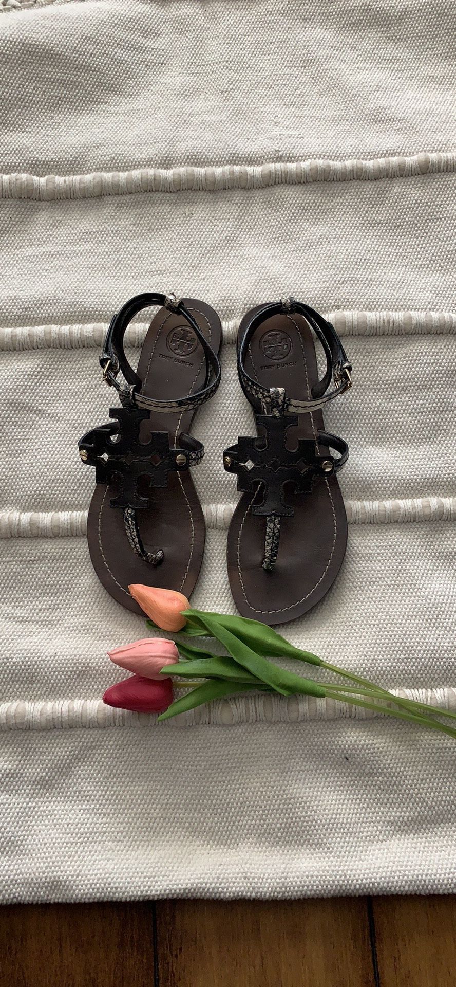 Tory Burch Chandler Sandals for Sale in Victorville, CA - OfferUp