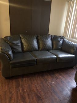 Couch leather 3 seater in good condition