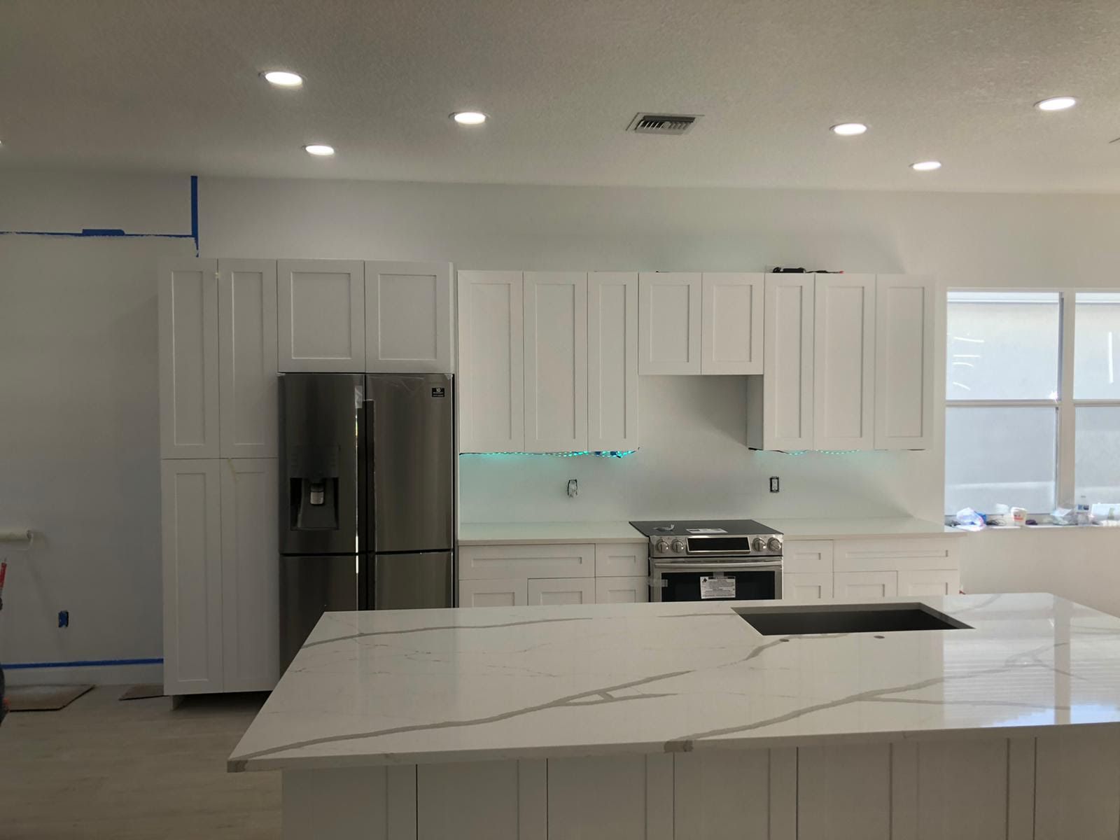 White shaker kitchen cabinets at wholesale prices