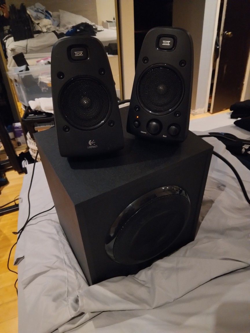 Logitech Z623 400 Watt Home Speaker System, 2.1 Speaker System - Black