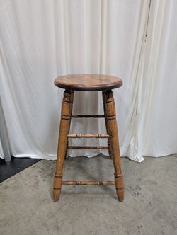 Round Solid Wood Stool with Turned Legs