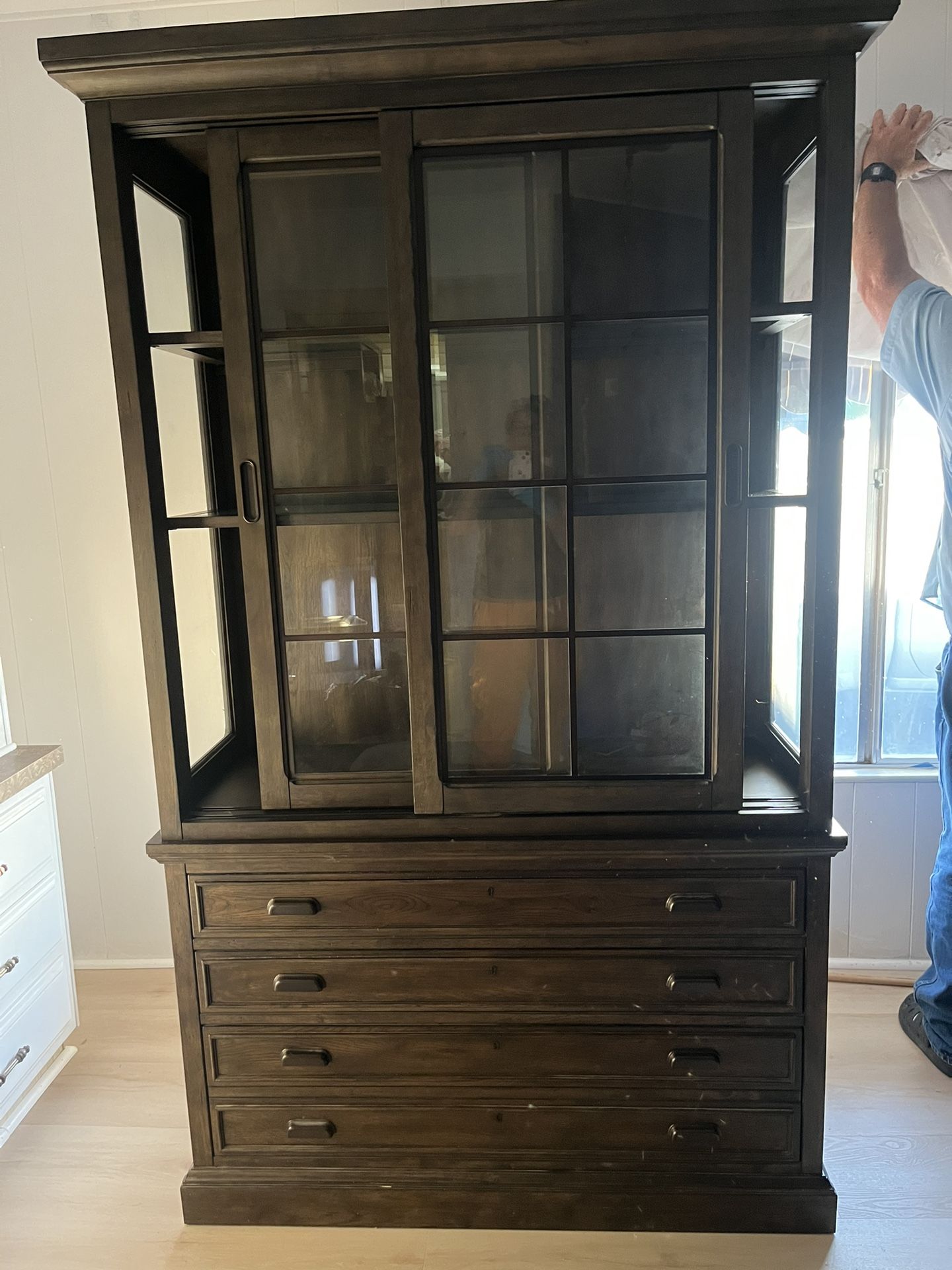 Curio hutch With Glass Shelves & Interior Lighting