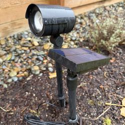 14 sets of Tommy Bahama LED solar spotlights
