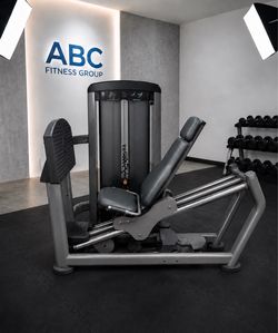 Life Fitness Insignia Series Seated Leg Press