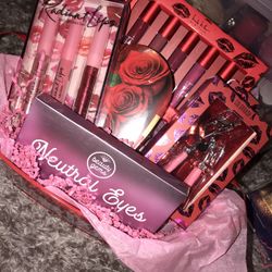 Valentines Make Up Gift Basket