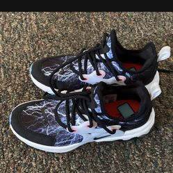 Size 4y Brand New Nike 