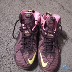 Nike Youth Basketball Shoes