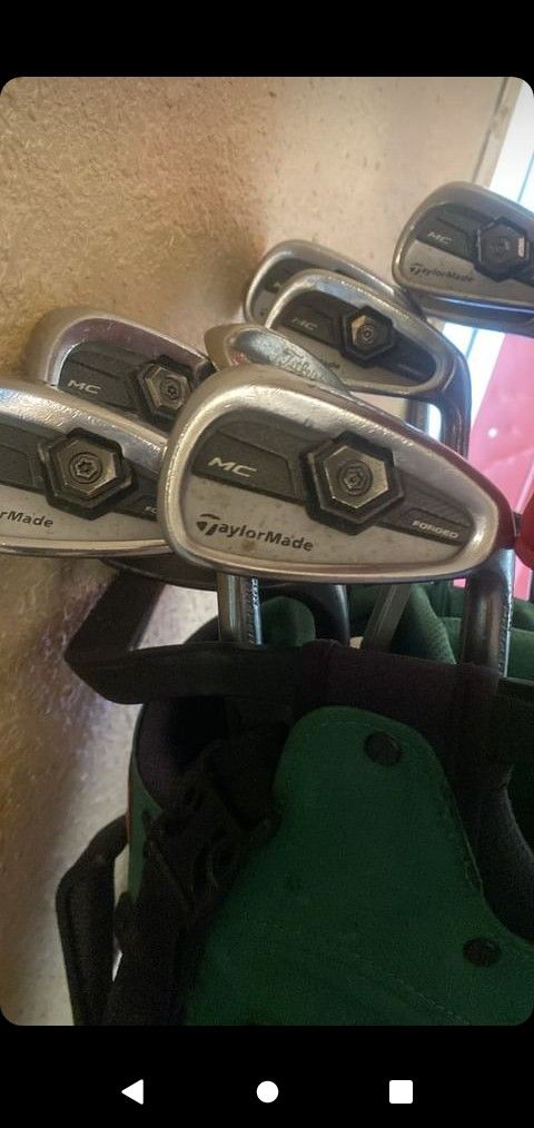 Golf Clubs With The Bag. Best Club Scotty Cameron Club And Taylor Made Gulf Clubs