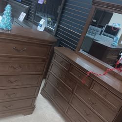 *Holiday Sale Event!!!*---Classic Sherry Wood Dresser/Chest Sets---Now $499!!!---Delivery And Financing😎