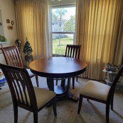 Dining Room Table And 4 Chairs.