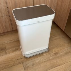 Simple Human Rectangular Step Can 