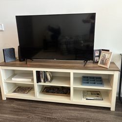 TV Stand 70”