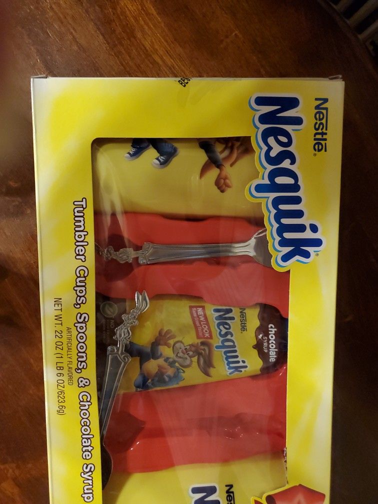 Nesquick Gift Set New