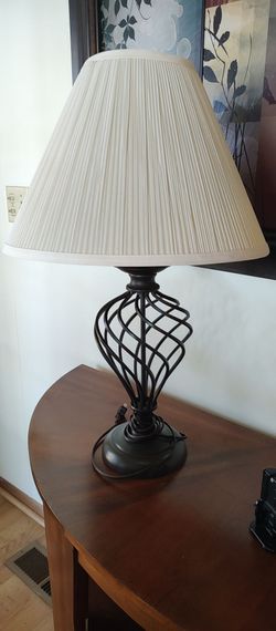 Table lamp