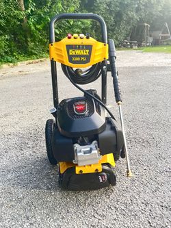Like new dewalt 3300psi power washer it works excellent with Honda engine