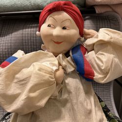 VINTAGE RARE DOLL FROM THE 1930s for a vintage samovar in very good condition!