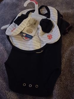 N/B GIANTS ONESIE 