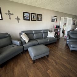 Leather Sofa; Great condition 