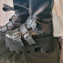 PLATFORM CURRENT MOOD VEGAN LEATHER  BOOTS SIZE 6