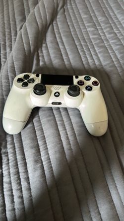 PS4 controller