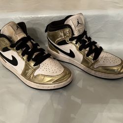 NIKE air Jordan metallic gold high top Size Kids 13C