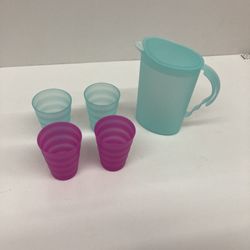 Set De Mini Vasitos Y Jarrita Tupperware 