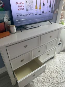 Girls dresser