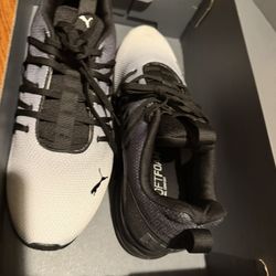 New Puma Men’s Size 11